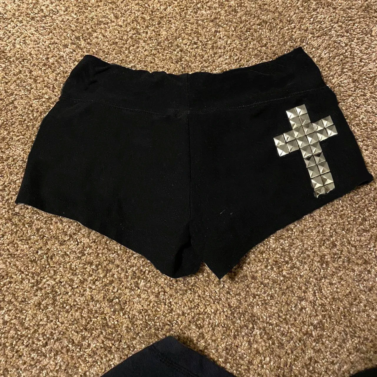 Stud cross shorts