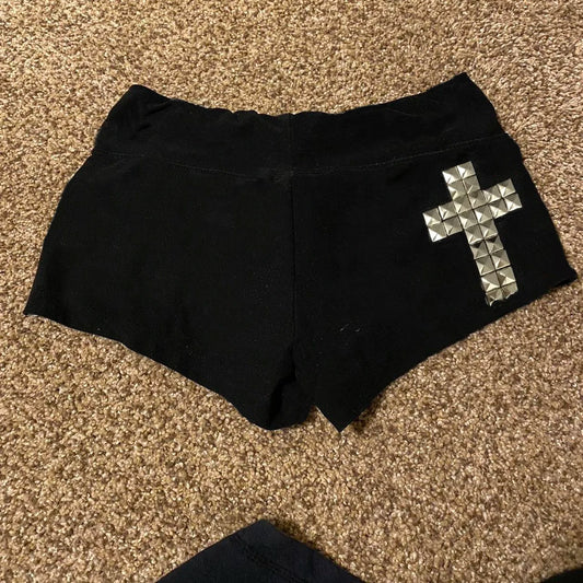 Stud cross shorts